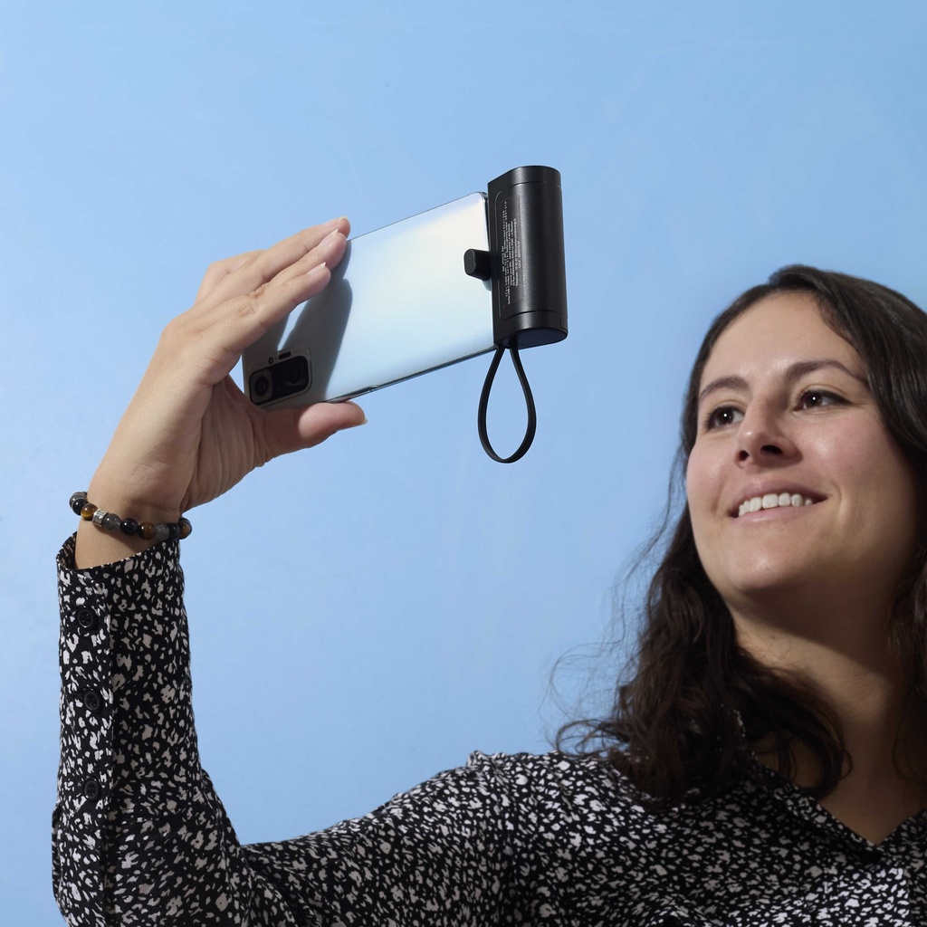 BATTERIE PORT LIGHTNING ET TYPE C 5000MAH M8