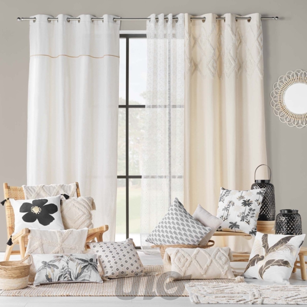 COUSSIN DEHOUS. COMPR. POMPONS 45 x 45 CM COTON IMPRIME OR ISSEY DES. PLACE