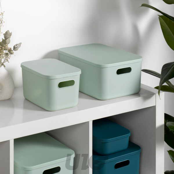BOITE AVEC COUVERCLE PLASTIQUE 5,5L 35.5*25.5*H.8CM EMERAUDE