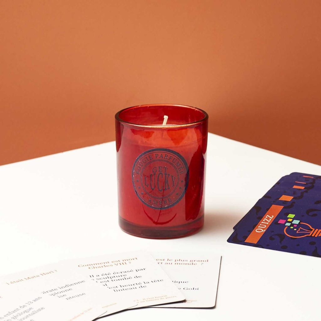 BOUGIE PARFUMEE ET CARTE QUIZZ CULTURE M12