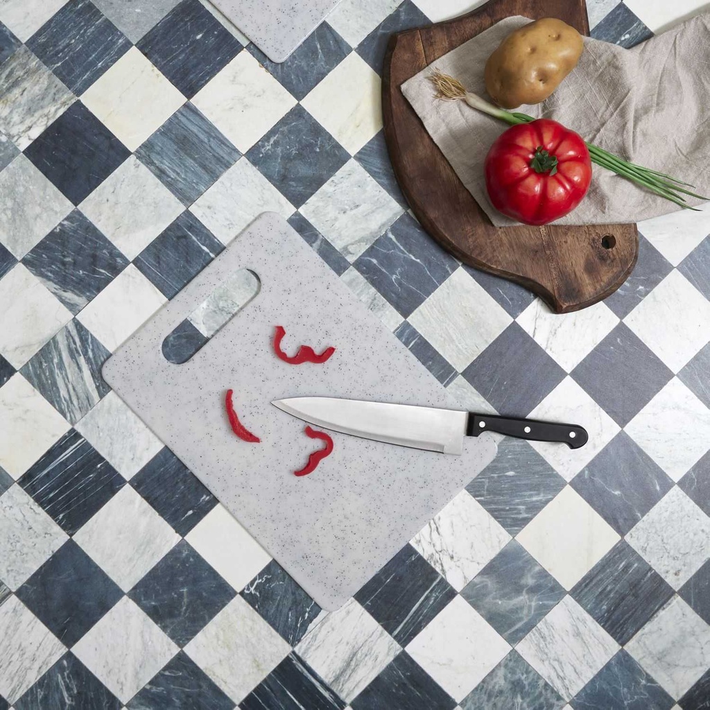 PLANCHE A DECOUPER PLASTIQUE 37X23CM M12