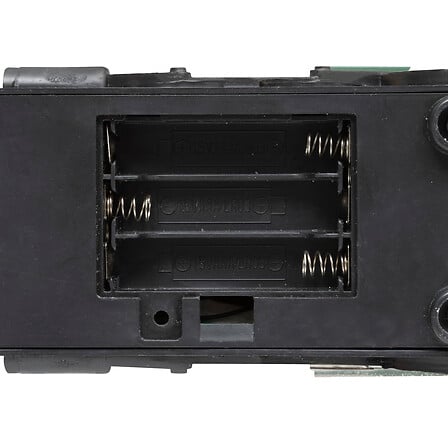 VILLAGE LUMINEUX - TRAIN DU PÈRE NOËL MUSICAL ET LUMINEUX AVEC MOUVEMENT -  18 LEDS - À 3 PILES AAA NON INCLUSES