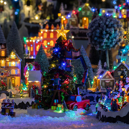 VILLAGE DE NOËL - SAPIN MUSICAL ET LUMINEUX AVEC MOUVEMENT - PÈRE NOËL - 27 LEDS - À 3 PILES AA NON INCLUSES