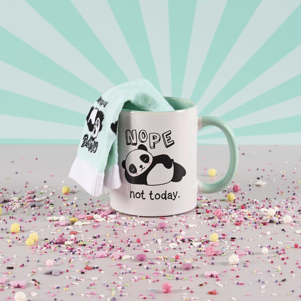 COFFRET MUG ET CHAUSSETTES KAWAII