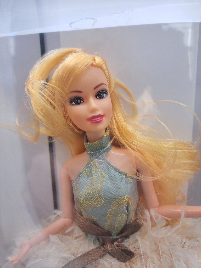 POUPÉE ROSALINE AVEC ACCESSOIRES