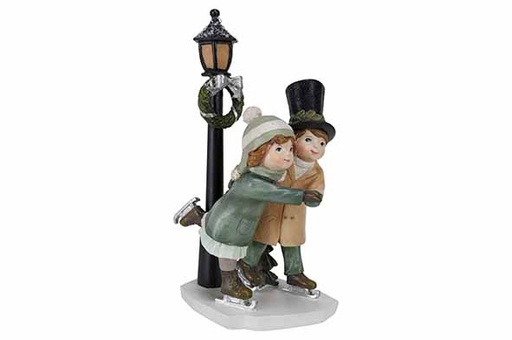ORNEMENT BOY-GIRL SKATING - VERT -  12,8X9,2XH21,2CM - EN POLYRESINE